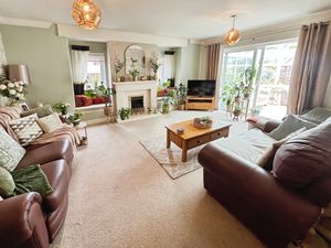 Living Room- click for photo gallery